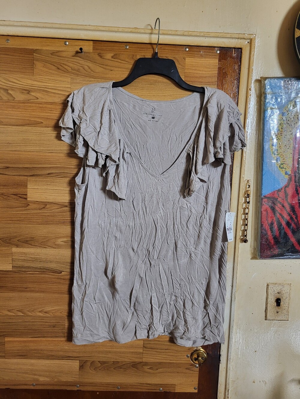 New With Tags New York & Company Sleeveless Beige V Neck Blouse Size XLThis New